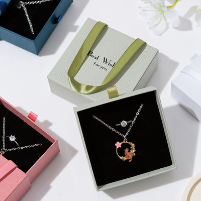 Πολυτελή Προσαρμοσμένα Τυπωμένα κουτιά κοσμημάτων από χαρτί kraft για σκουλαρίκια & κολιέ Ανακυκλώσιμο κουτί δαχτυλιδιού από χαρτί Οικολογική συσκευασία δώρου για γυναίκες