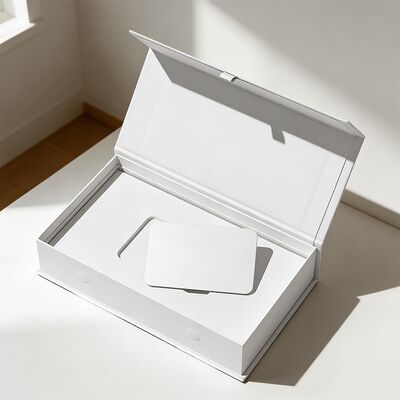 Custom Logo Rigid Recyclable Hot-stamped Coated Paper Boxes With Magnetic Closure for Small Gift Card Packaging