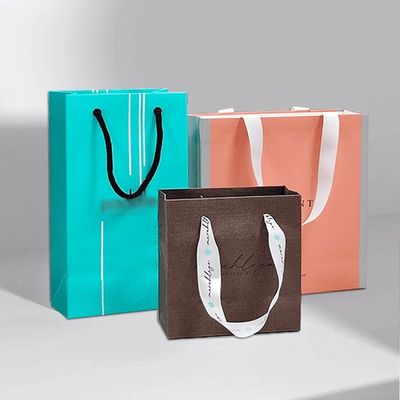 Προσαρμοσμένη Ματ Λαμιναρισμένη Λιανική Euro Tote Bag 250g 300g Χάρτινες τσάντες Tote με χειροπέδες