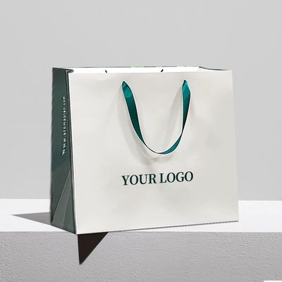 Προσαρμοσμένη Ματ Λαμιναρισμένη Λιανική Euro Tote Bag 250g 300g Χάρτινες τσάντες Tote με χειροπέδες