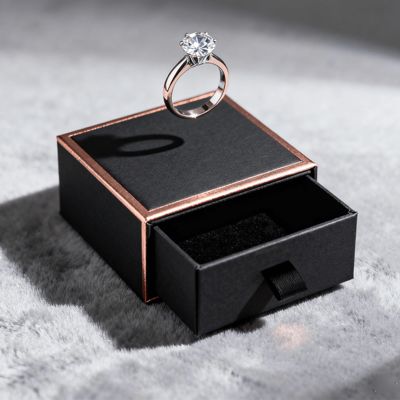 Κουτιά Δαχτυλιδιών Vintage Luxury Custom Logo Ivory Board με Σφουγγάρι Βελούδινη Επένδυση Σφράγιση Βερνίκωμα UV Επίστρωση Εκτύπωση Χειρισμός