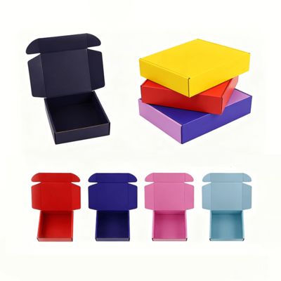 Προσαρμοσμένο κουτί από κυματοειδές χαρτόνι 13*13*3cm Μικρό πολύχρωμο ταχυδρομικό ένδυμα Γυαλιστερή πλαστικοποίηση Ανακυκλωμένα υλικά για αποστολή κεριών